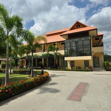 Maeklong Marina Resort Ratchaburi Екстериор снимка