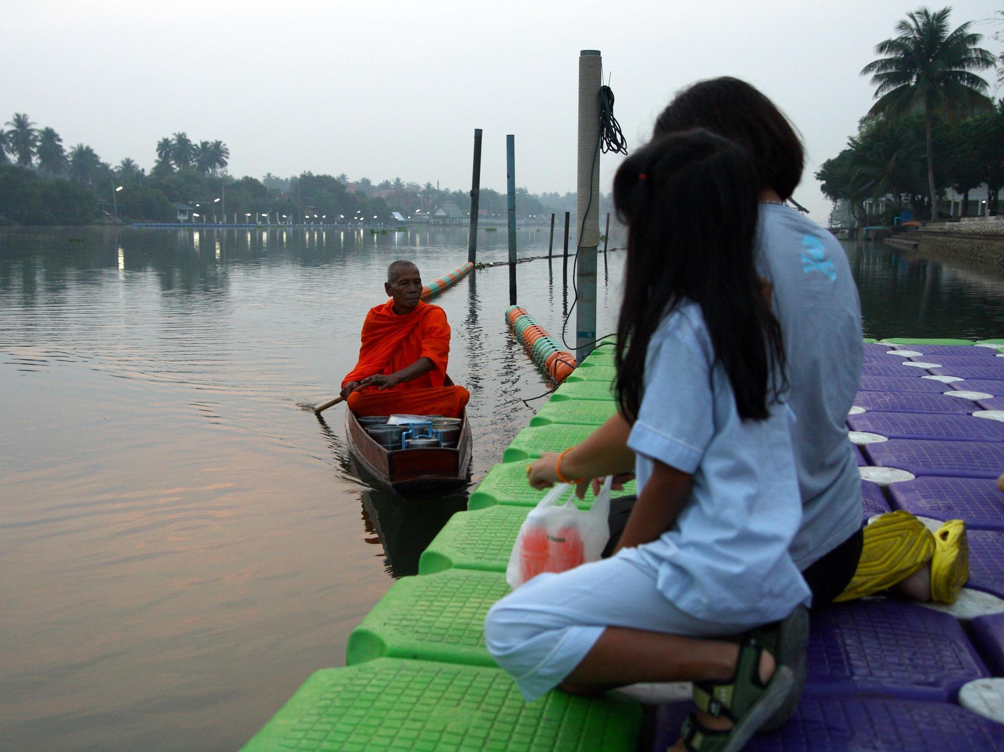 Maeklong Marina Resort Ratchaburi Екстериор снимка